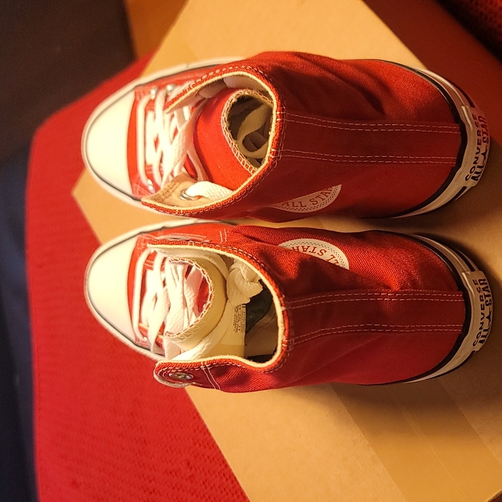 Chuck Taylor - Picture 3 of 4